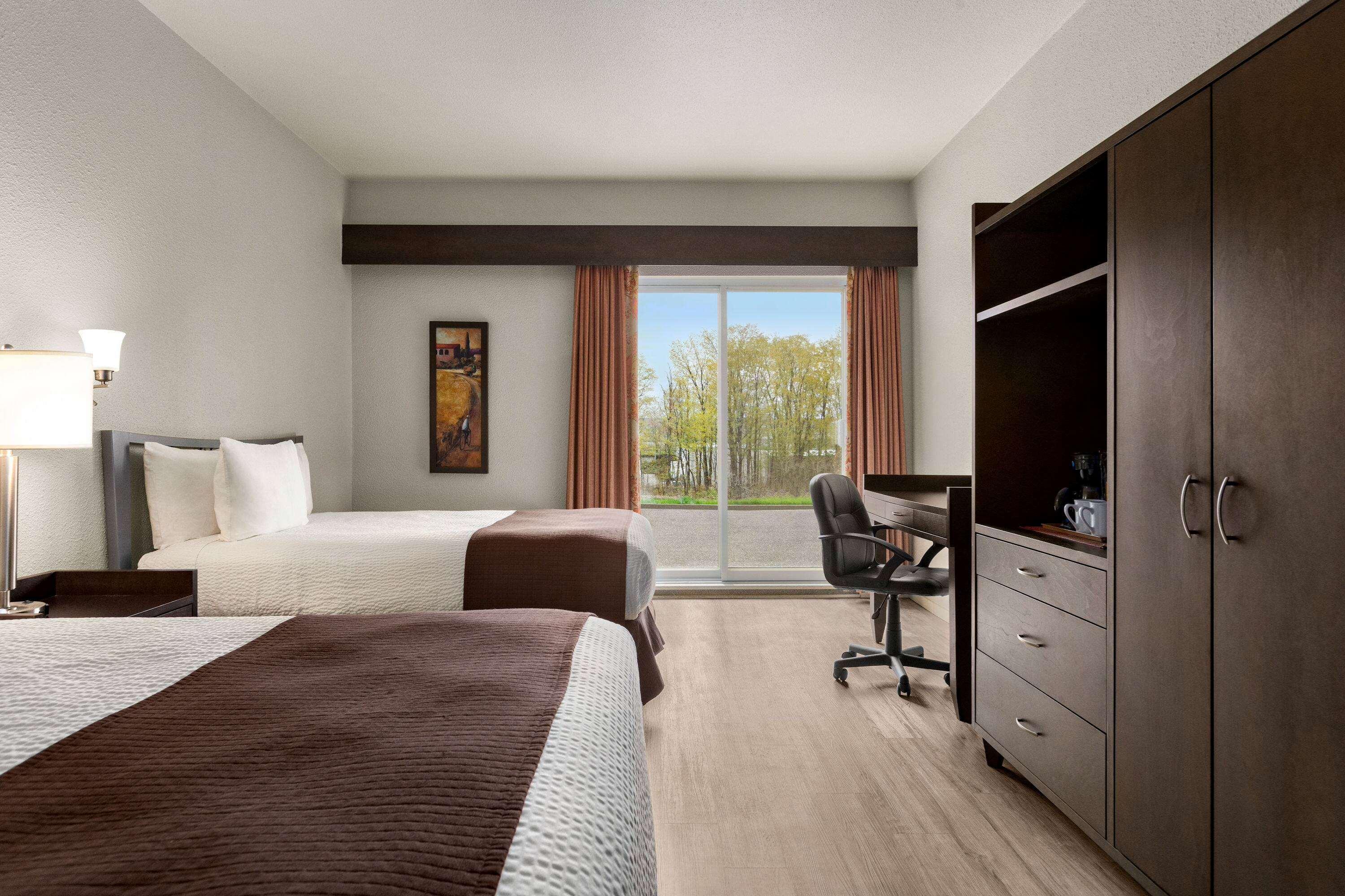 Days Inn By Wyndham Montmagny Ngoại thất bức ảnh