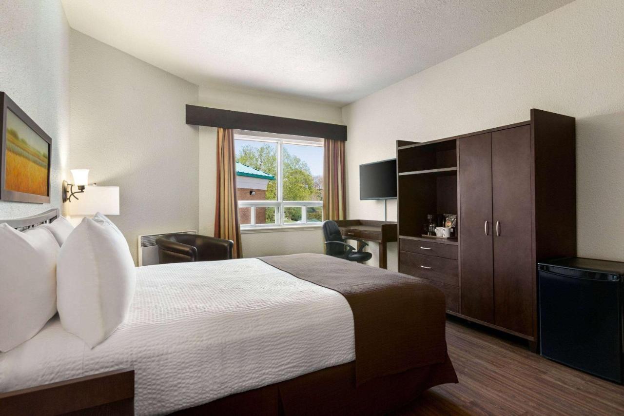 Days Inn By Wyndham Montmagny Ngoại thất bức ảnh